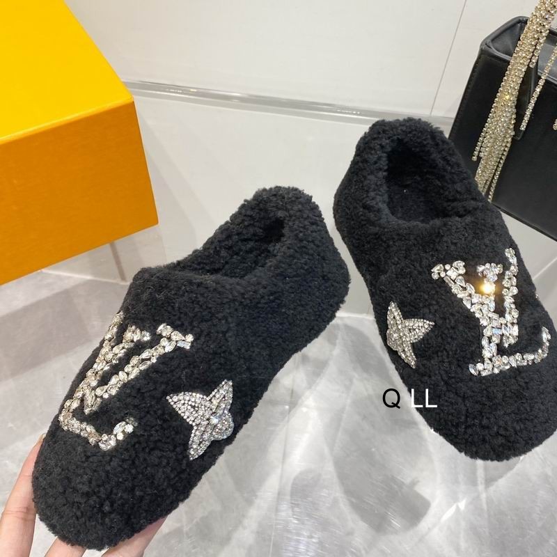 LV Women's Slippers 67